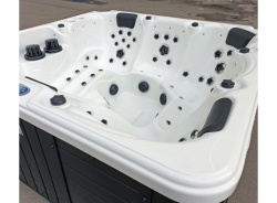 Гидромассажный спа-бассейн JNJ Spas Elegant New York SPA-346B